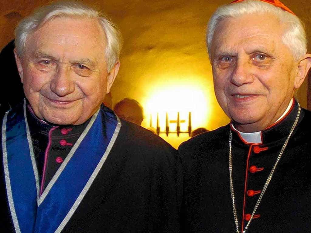 Los horribles hechos que involucran al hermano de Benedicto XVI