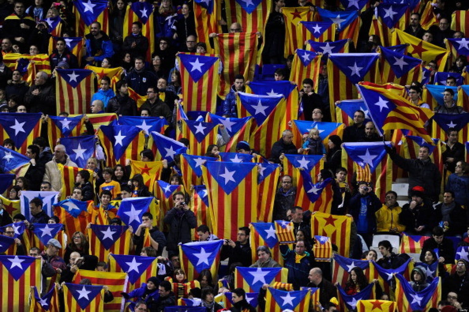 Independentistas catalanes inician trámites de leyes de desconexión de España
