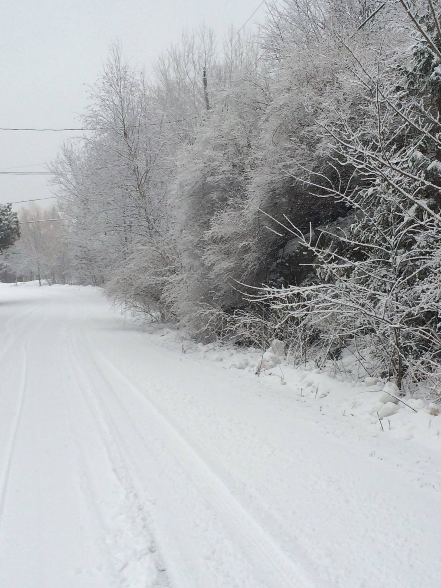 Invierno canadiense dice adiós: Estado de Emergencia en áreas de Manitoba, tormentas de nieve en Ontario, Quebec y provincias marítimas