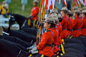 La Real Policía Montada de Canadá busca reclutas mujeres