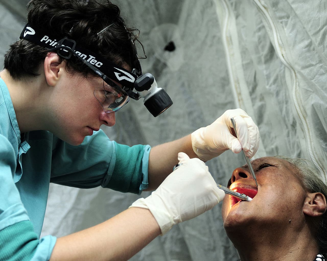 Se alerta a pacientes dentales por falta de higiene en clinica de Burlington