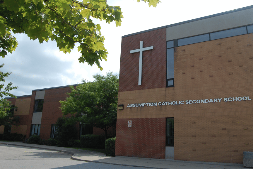 Colegios Católicos de distrito de Ontario introduce polémica medida de 